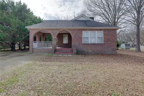 325 N Main St, Honea Path, SC 29654 photo 2
