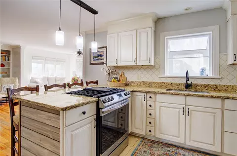 211 Lakeside Dr, Walhalla, SC 29691 photo 11