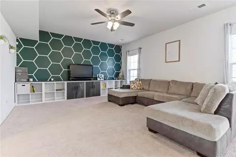 136 Thames Valley Dr, Easley, SC 29642 photo 8