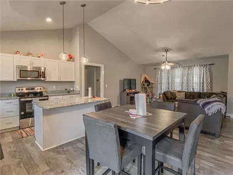 306 Arrowood Ct, Seneca, SC 29672 photo 6