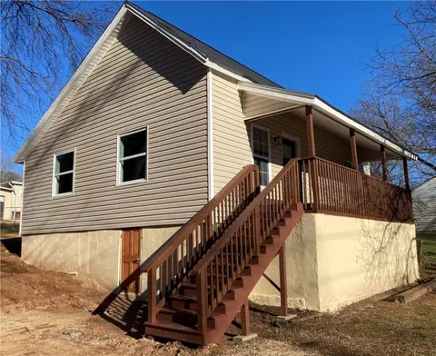 201 Barton St, Easley, SC 29640 photo 3