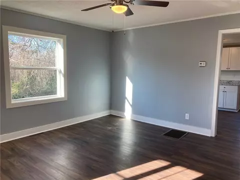 201 Barton St, Easley, SC 29640 photo 6