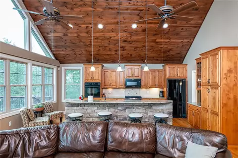 113 Running Bear Ln, Sunset, SC 29685 photo 5