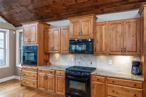 113 Running Bear Ln, Sunset, SC 29685 photo 7