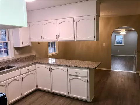 206 E North 5th St, Seneca, SC 29678 photo 6