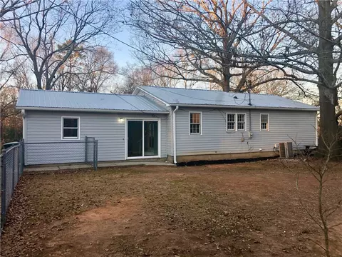 206 E North 5th St, Seneca, SC 29678 photo 4