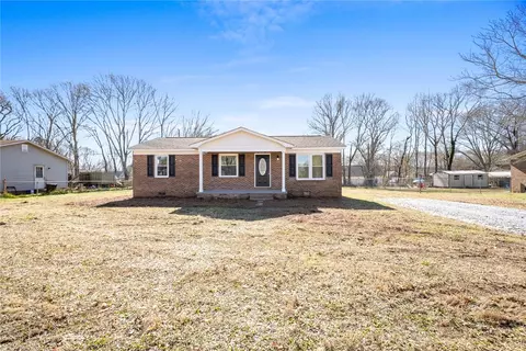111 G St, Williamston, SC 29697 photo 1