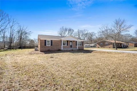 111 G St, Williamston, SC 29697 photo 3