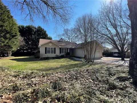 103 Cardinal Dr, Clemson, SC 29631 photo 2