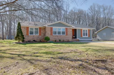97 Parker St, Williamston, SC 29697 photo 2