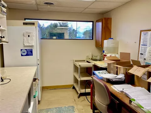 915 W Main St, Central, SC 29630 photo 6
