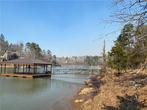 708 View West Dr, Seneca, SC 29672 photo 2