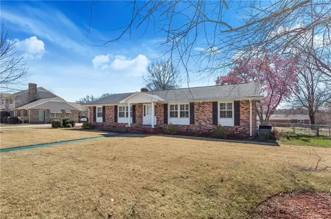 1210 Hanover Rd, Anderson, SC 29621 photo 2
