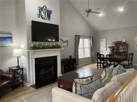 184 Grand Oak Cir, Pendleton, SC 29670 photo 2