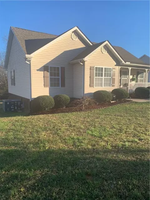 700 Old Cedar Rock Rd, Easley, SC 29640 photo 5