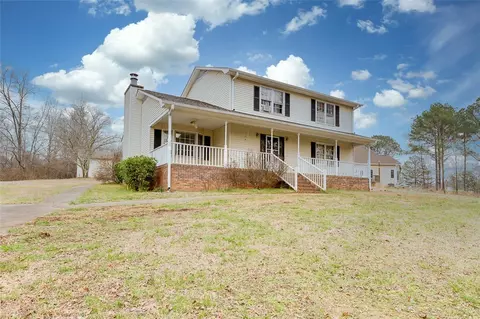 121 Harvey Rd, Central, SC 29630 photo 3