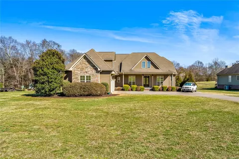 110 Thompson Rd, Pendleton, SC 29670 photo 2