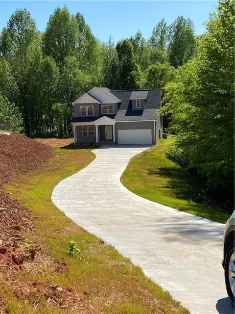 113 Puckett Mill Dr, Central, SC 29630
