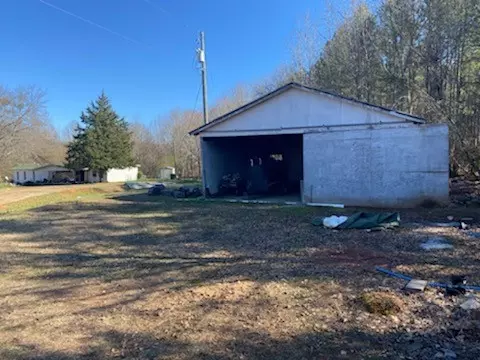 221 Shaw Rd, Honea Path, SC 29654 photo 4