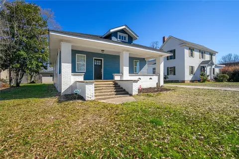 310 N Shirley Ave, Honea Path, SC 29654 photo 2