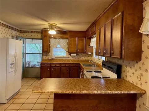 839 Cherry St, Pendleton, SC 29670 photo 2