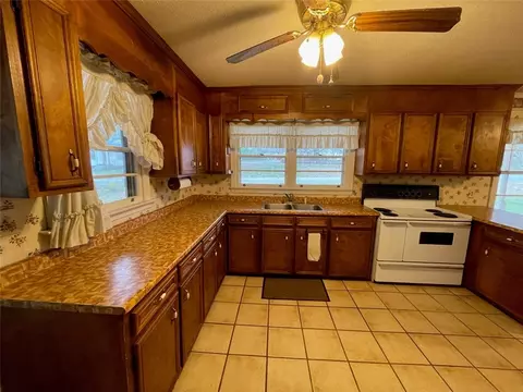 839 Cherry St, Pendleton, SC 29670 photo 3