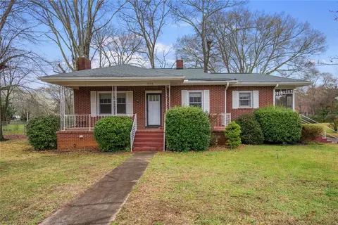 809 Gaines St, Central, SC 29630 photo 1