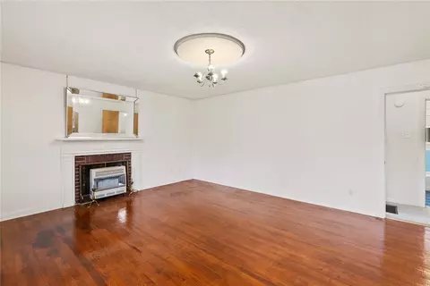809 Gaines St, Central, SC 29630 photo 4
