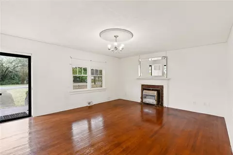 809 Gaines St, Central, SC 29630 photo 5