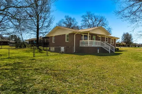 7 Academy Dr, Williamston, SC 29697 photo 1