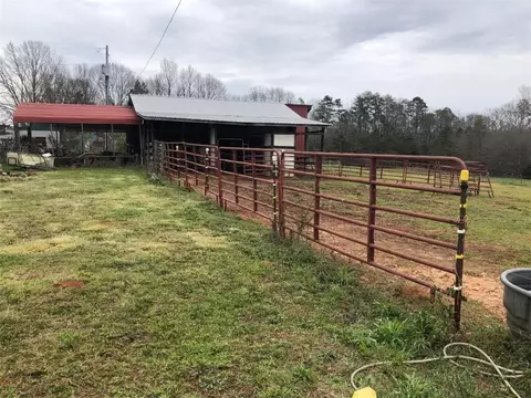 543 Audrey Hardy Rd, Iva, SC 29655 photo 4