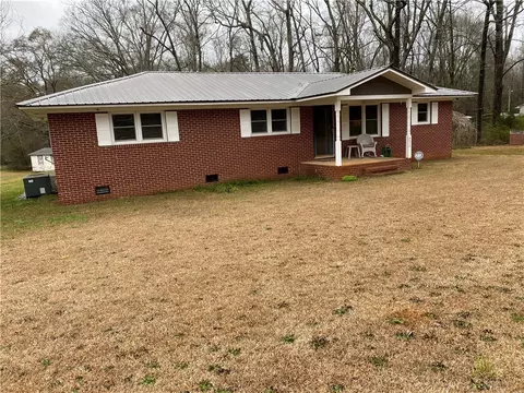 2212 Gentry Rd, Starr, SC 29684 photo 3
