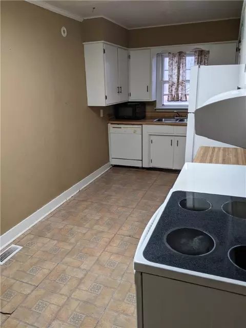 821 E Greer St, Honea Path, SC 29654 photo 4