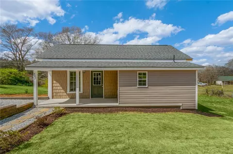 402 Hill St, Easley, SC 29640 photo 2