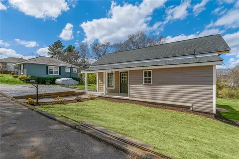 402 Hill St, Easley, SC 29640 photo 5