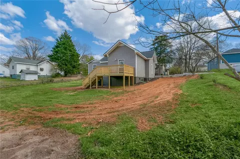 402 Hill St, Easley, SC 29640 photo 32