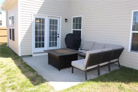 140 Thames Valley Dr, Easley, SC 29642 photo 5