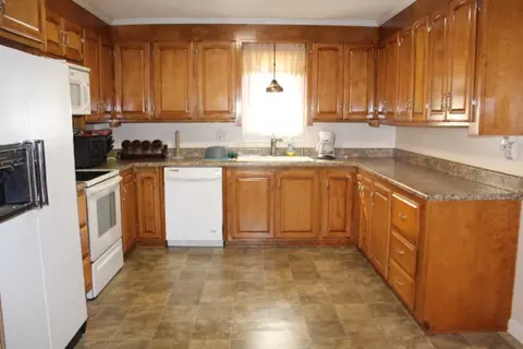 2 Ethridge St, Williamston, SC 29697 photo 3