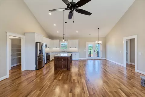 611 Tall Oak Trl, Seneca, SC 29678 photo 4