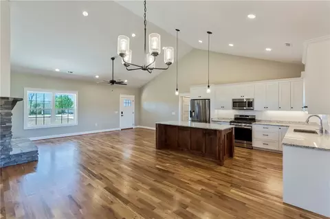 611 Tall Oak Trl, Seneca, SC 29678 photo 8