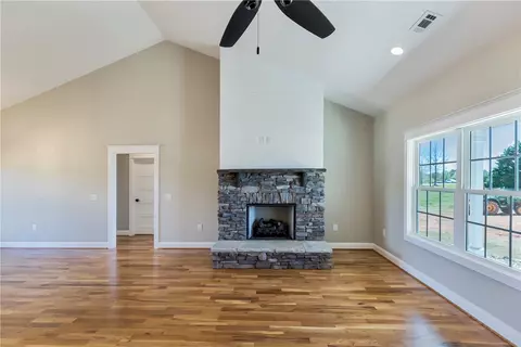 611 Tall Oak Trl, Seneca, SC 29678 photo 3