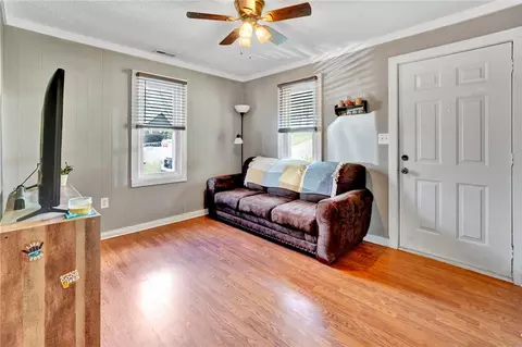86 Preston St, Easley, SC 29640 photo 3