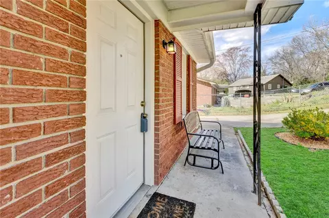 86 Preston St, Easley, SC 29640 photo 2