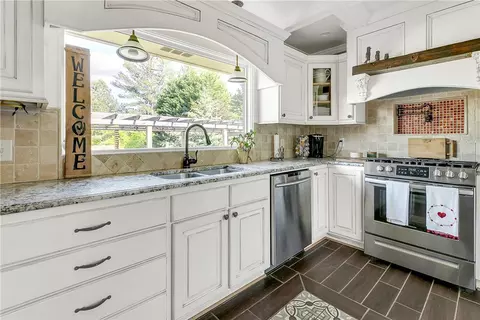 109 Brian Rd, Central, SC 29630 photo 4
