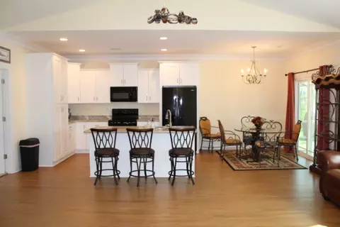 207 Minor St, Williamston, SC 29697 photo 6