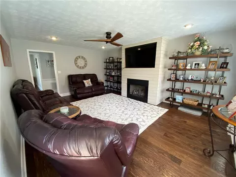 4438 Old Easley Bridge Rd, Easley, SC 29642 photo 3