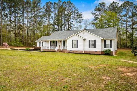 120 Starrwood Dr, Starr, SC 29684 photo 3