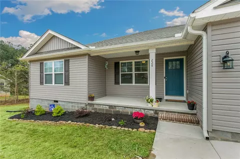 228 Hallmark Cir, Easley, SC 29640 photo 2
