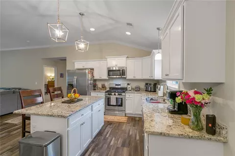 228 Hallmark Cir, Easley, SC 29640 photo 10