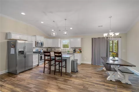 228 Hallmark Cir, Easley, SC 29640 photo 6